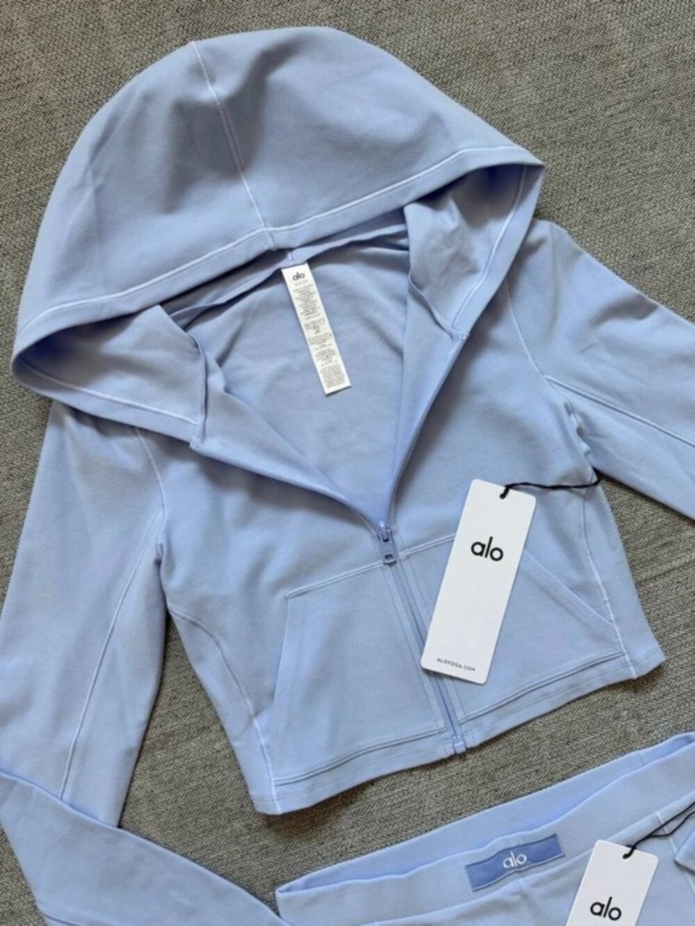 Alo Yoga Alosoft Sincere Fitted Jacket and Alosoft Sincere Micro Short, size S - Picture 5 of 10